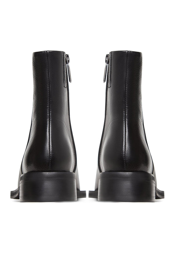 Sleek Leather Ankle Boots Skal- Black