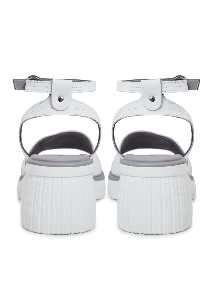 Sandalias de tacón abierto