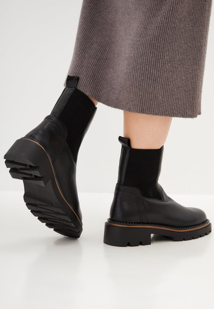 Klassische Plateau-Stiefeletten - Schwarz
