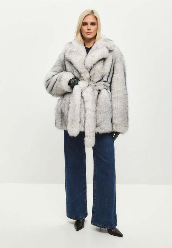 White L Faux fur
