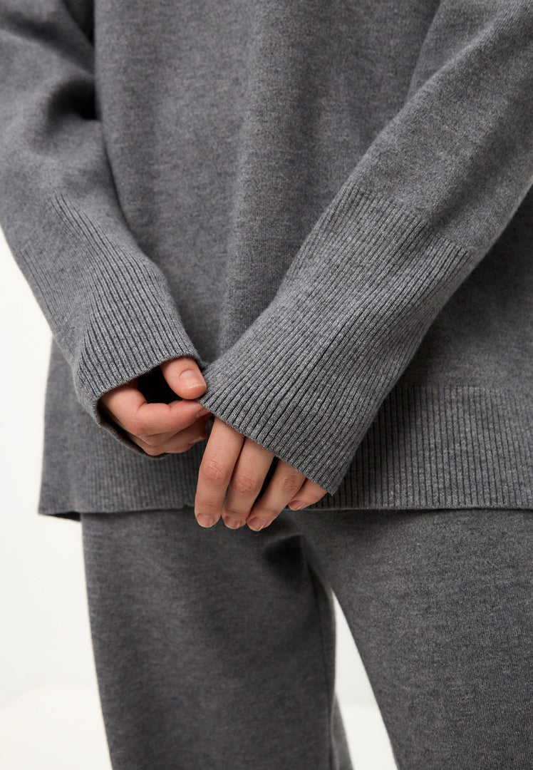 Minimalist Knitwear Set - Gray