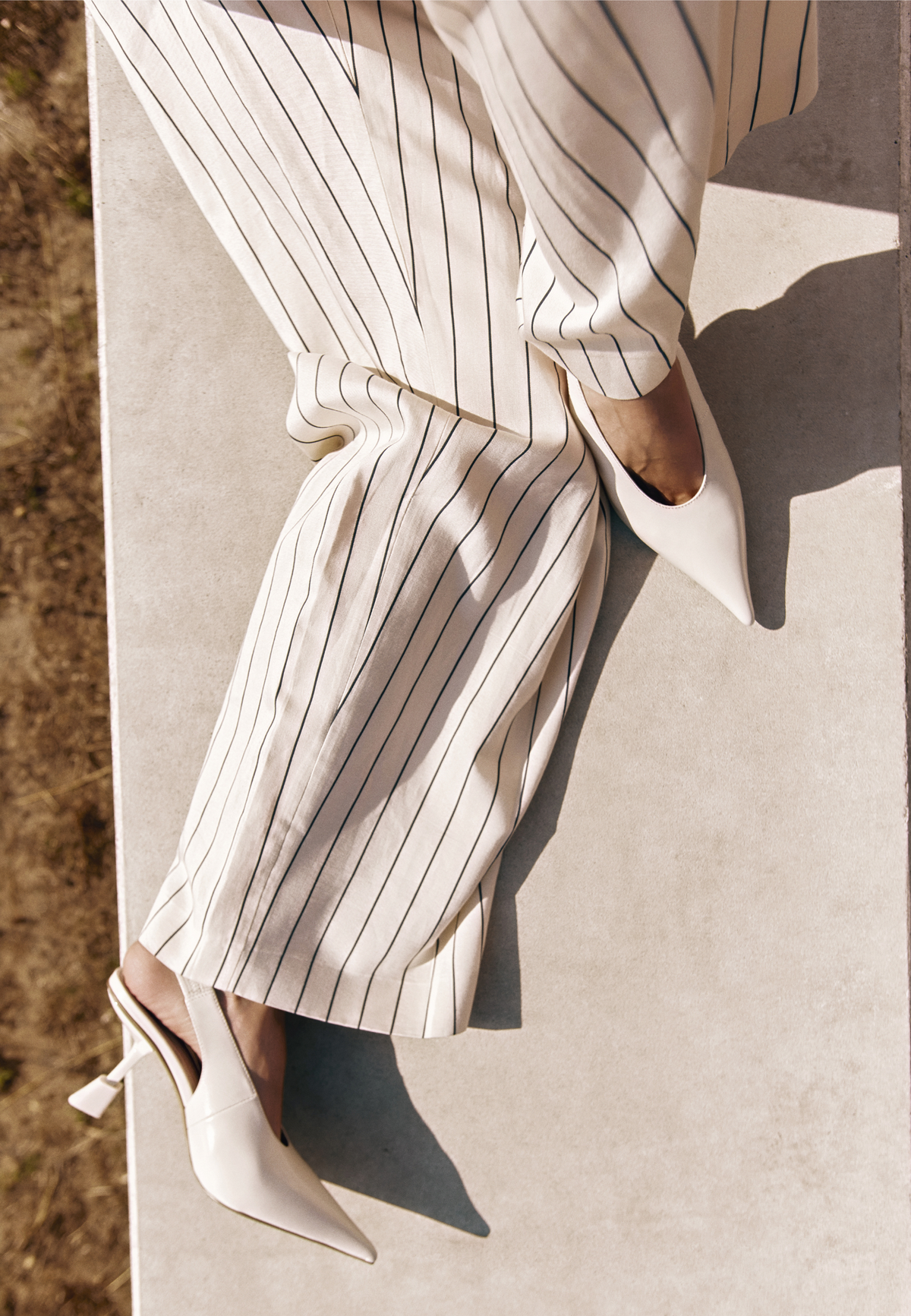 Scarlet Edge Slingback Heels – White