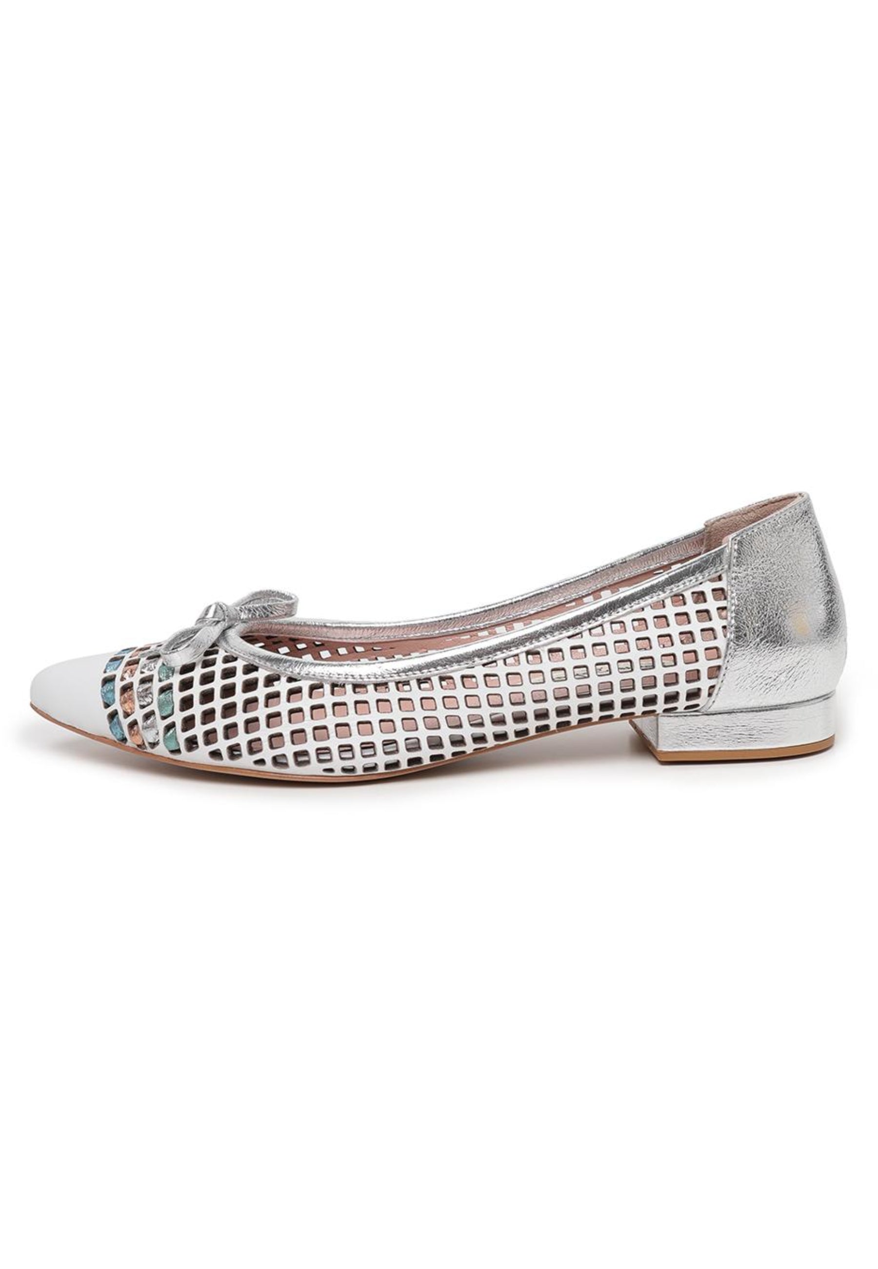 Perforated Bow Ballet Flats - White