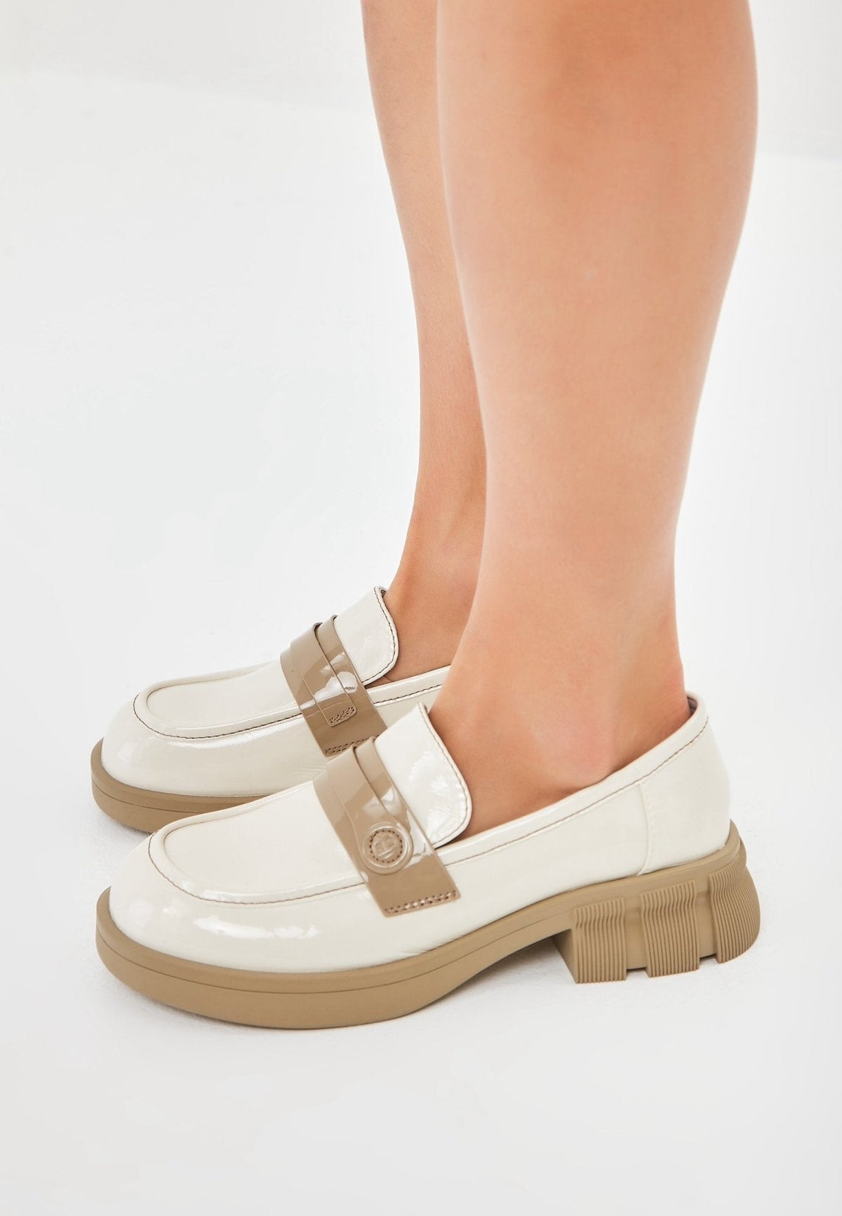 Loafers aus Lackleder - Beige
