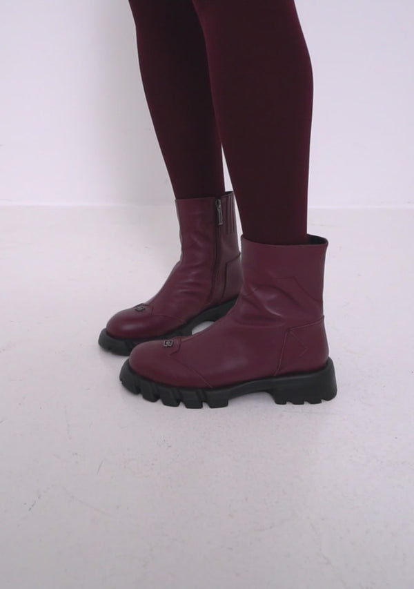 Läderstövlar med platt sula