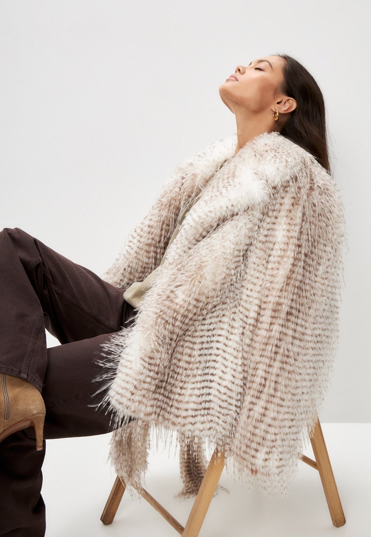 Krótki płaszcz ze sztucznego futra Monica - beżowy