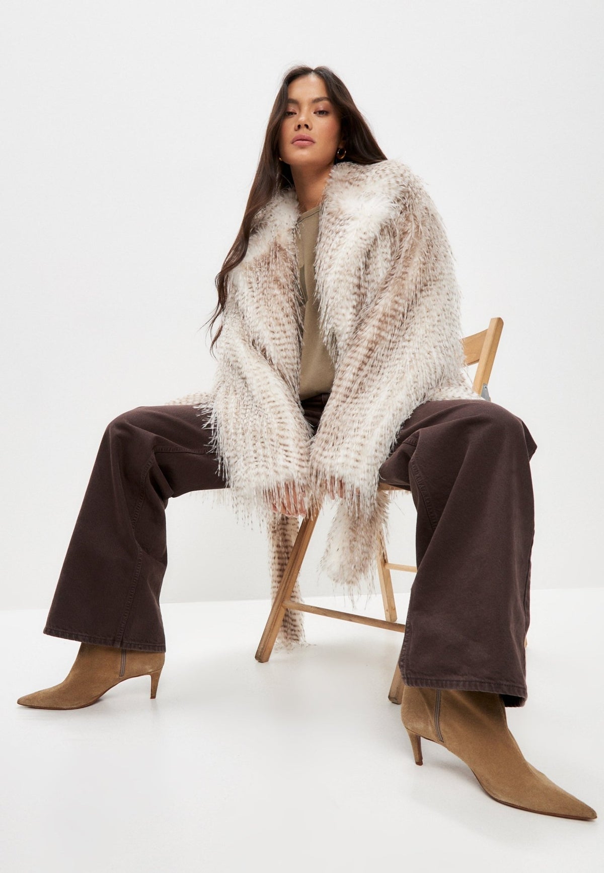 Krótki płaszcz ze sztucznego futra Monica - beżowy