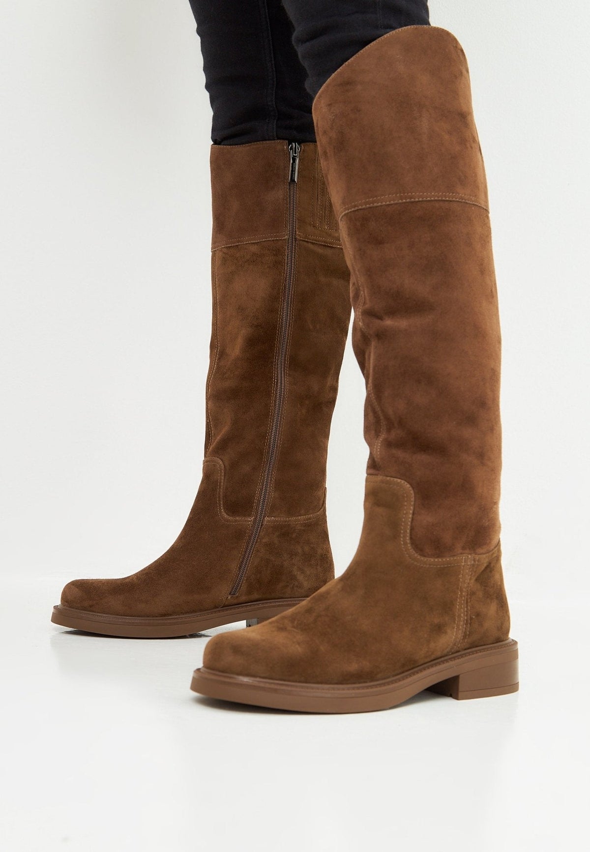 Casualowe buty na obcasie