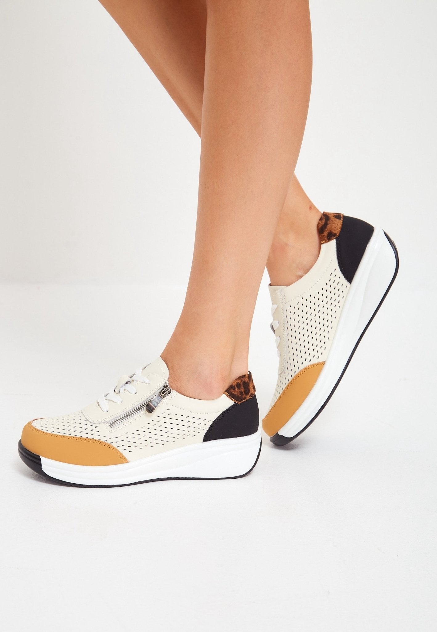 Platform Leather Sneakers - Cesare Gaspari - Sneakers