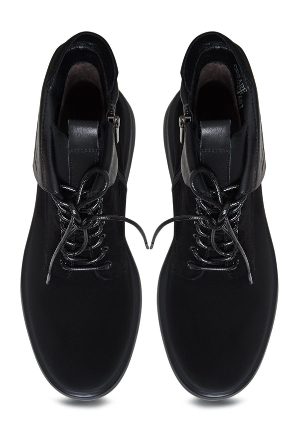 Elegantes botines con tacón en bloque